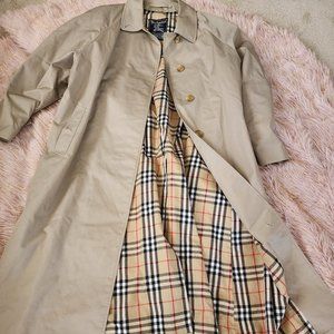 AUTHENTIC BURBERRY TRENCH COAT